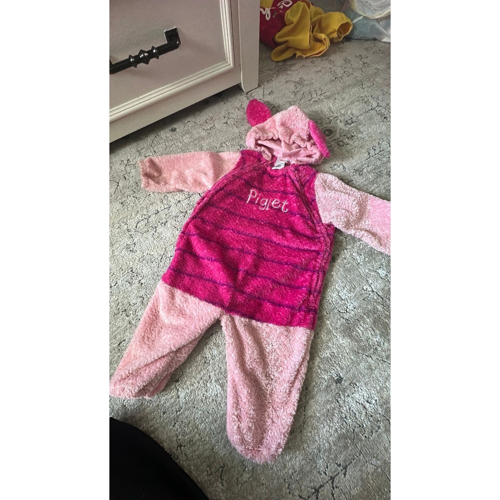 Vitnage Disney store piglet costume 18 months